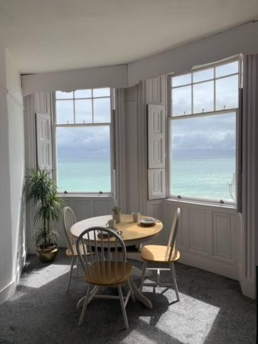 Stunning Seafront Apartment ブライトン エクステリア 写真